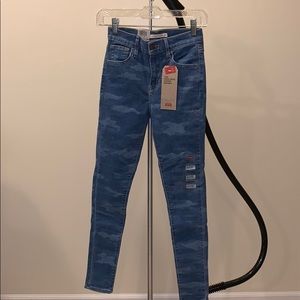 NWT Levi’s skinny jeans